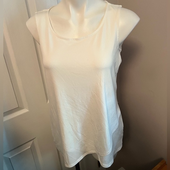 New Directions white flowy tank - Picture 2 of 4